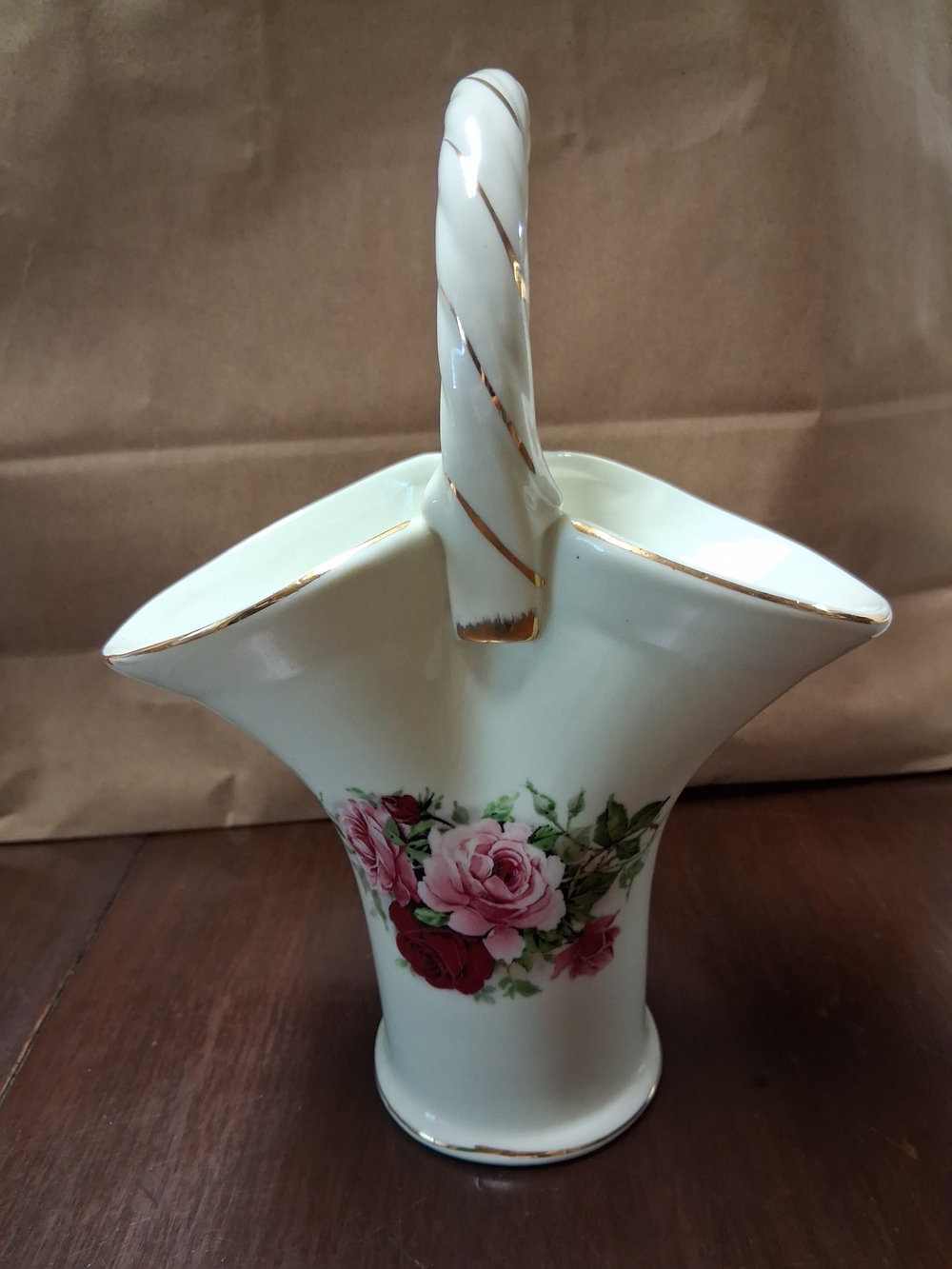 Source Unknown White Porcelain Basket with Pink and Red Roses and Gold Trim